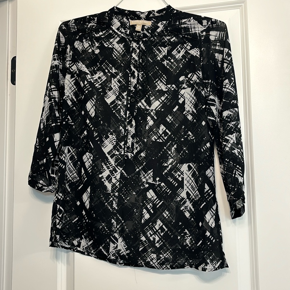 Banana Republic Women's sheer blouse size XS